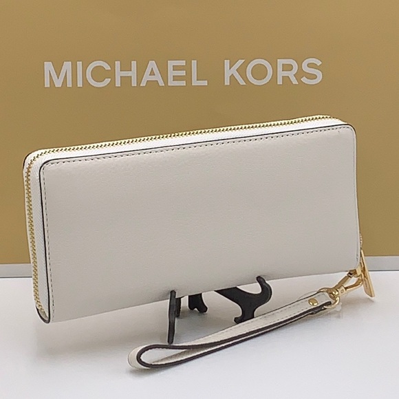 MICHAEL KORS LARGE TRAVEL CONTINENTAL WRISTLET WALLET OPTIC WHITE COLOR - Picture 12 of 16